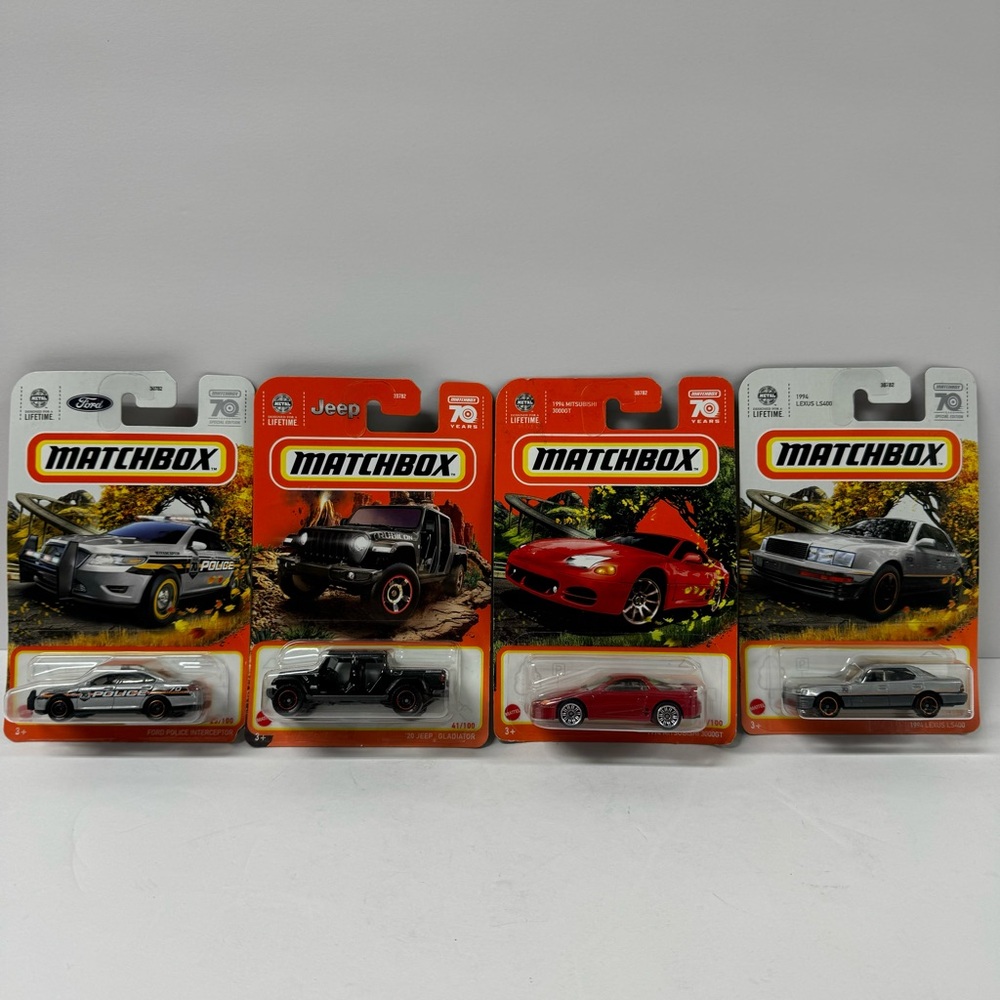 🏎️BUNDLE OF 4 COLLECTIBLE MATCHBOX CARS